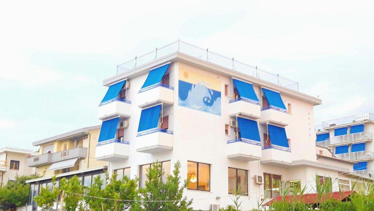 Hotel Mare Blu -- Boutique Pineto Extérieur photo